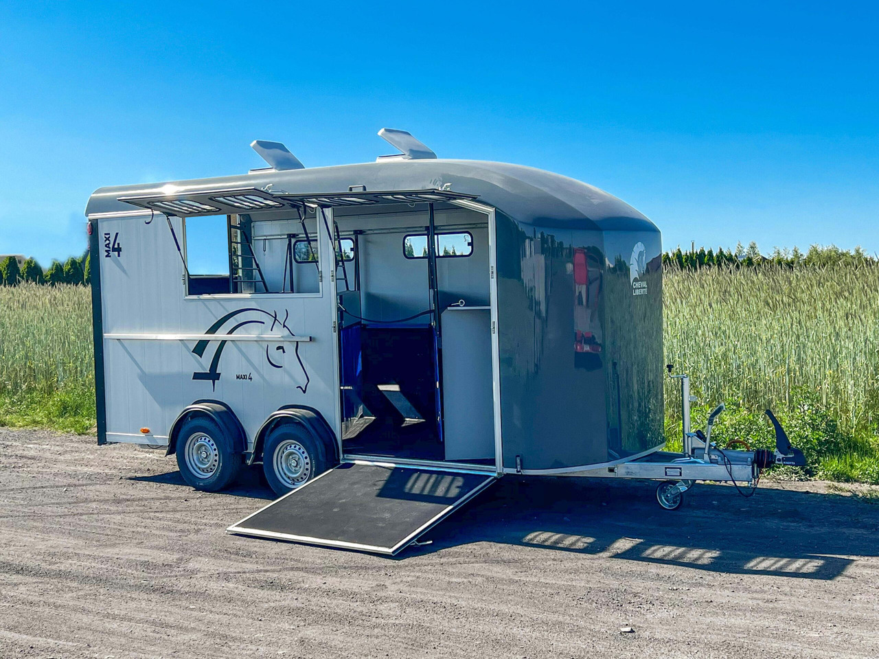 CHEVAL LIBERTÉ MAXI 4 - OPTIMAX - Hevostraileri: kuva CHEVAL LIBERTÉ MAXI 4 - OPTIMAX - Hevostraileri CHEVAL LIBERTÉ MAXI 4 - OPTIMAX - Hevostraileri: kuva CHEVAL LIBERTÉ MAXI 4 - OPTIMAX - Hevostraileri