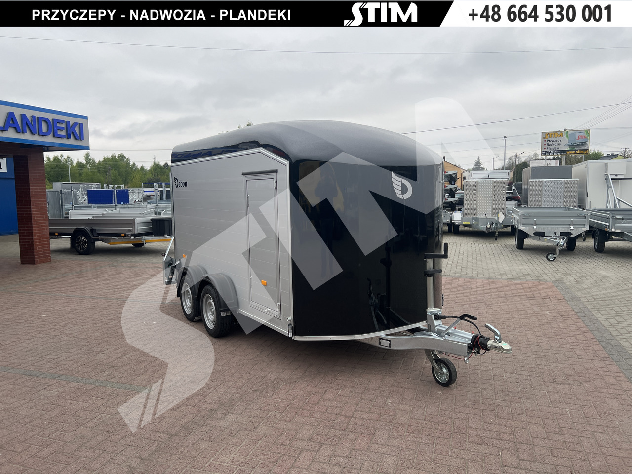 Cheval Liberté C700 - Umpikori perävaunu: kuva Cheval Liberté C700 - Umpikori perävaunu Cheval Liberté C700 - Umpikori perävaunu: kuva Cheval Liberté C700 - Umpikori perävaunu
