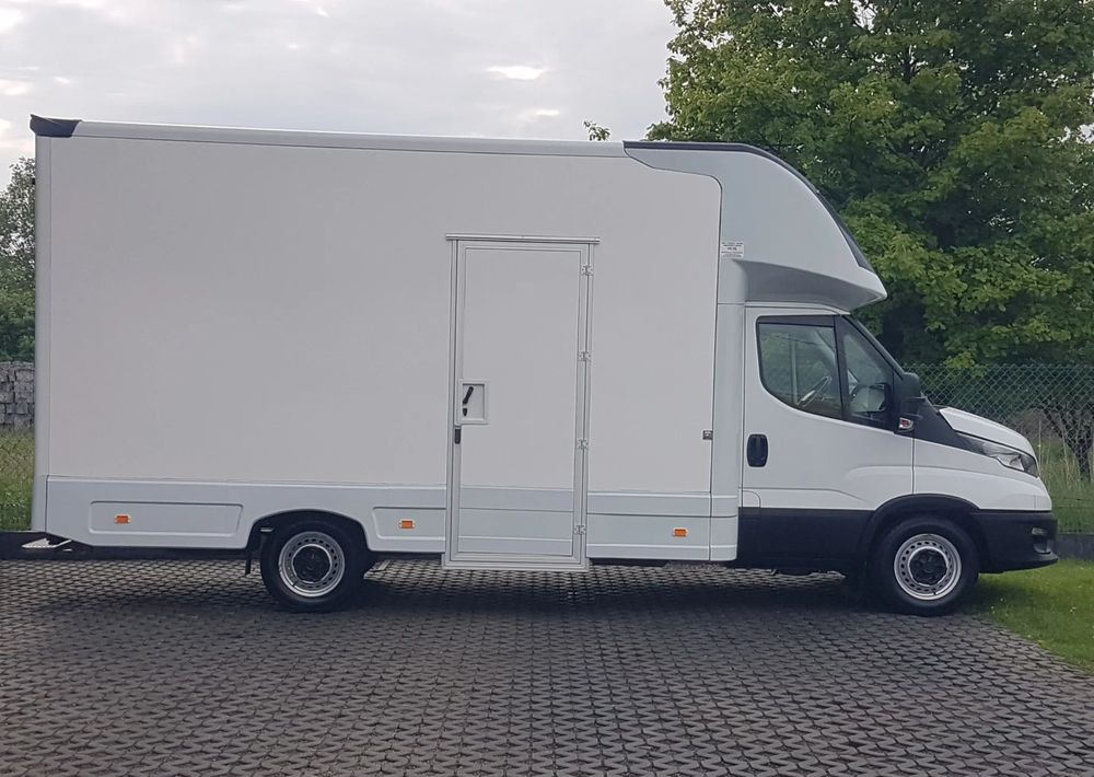 Jakeluauto Iveco DAILY KONTENER NISKOPODŁOGOWY 4,43x2,23x2,42 SKLEP BAR FOODTRUCK KAMPER KLIMA: kuva Jakeluauto Iveco DAILY KONTENER NISKOPODŁOGOWY 4,43x2,23x2,42 SKLEP BAR FOODTRUCK KAMPER KLIMA