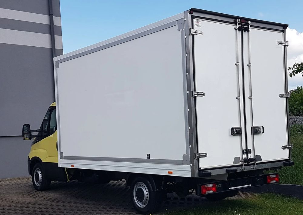 Iveco Daily 8EP KONTENER 4,14x2,21x2,20 KLIMA MANUAL KRAJOWY DMC 3500KG - Jakeluauto: kuva Iveco Daily 8EP KONTENER 4,14x2,21x2,20 KLIMA MANUAL KRAJOWY DMC 3500KG - Jakeluauto Iveco Daily 8EP KONTENER 4,14x2,21x2,20 KLIMA MANUAL KRAJOWY DMC 3500KG - Jakeluauto: kuva Iveco Daily 8EP KONTENER 4,14x2,21x2,20 KLIMA MANUAL KRAJOWY DMC 3500KG - Jakeluauto