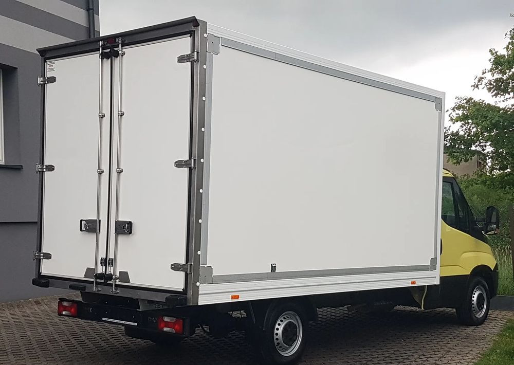 Iveco Daily 8EP KONTENER 4,14x2,21x2,20 KLIMA MANUAL KRAJOWY DMC 3500KG - Jakeluauto: kuva Iveco Daily 8EP KONTENER 4,14x2,21x2,20 KLIMA MANUAL KRAJOWY DMC 3500KG - Jakeluauto Iveco Daily 8EP KONTENER 4,14x2,21x2,20 KLIMA MANUAL KRAJOWY DMC 3500KG - Jakeluauto: kuva Iveco Daily 8EP KONTENER 4,14x2,21x2,20 KLIMA MANUAL KRAJOWY DMC 3500KG - Jakeluauto