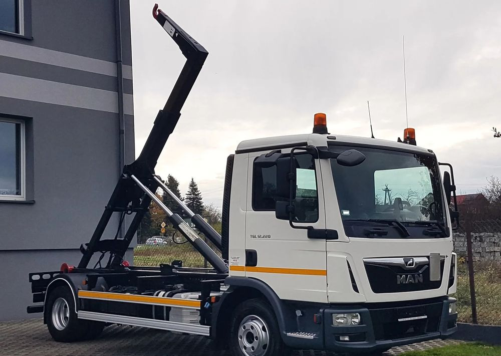 MAN TGL 12.220 HAKOWIEC 4x2 KLIMA HAKOWIEC DO KONTENERÓW - Koukkulava kuorma-auto: kuva MAN TGL 12.220 HAKOWIEC 4x2 KLIMA HAKOWIEC DO KONTENERÓW - Koukkulava kuorma-auto MAN TGL 12.220 HAKOWIEC 4x2 KLIMA HAKOWIEC DO KONTENERÓW - Koukkulava kuorma-auto: kuva MAN TGL 12.220 HAKOWIEC 4x2 KLIMA HAKOWIEC DO KONTENERÓW - Koukkulava kuorma-auto