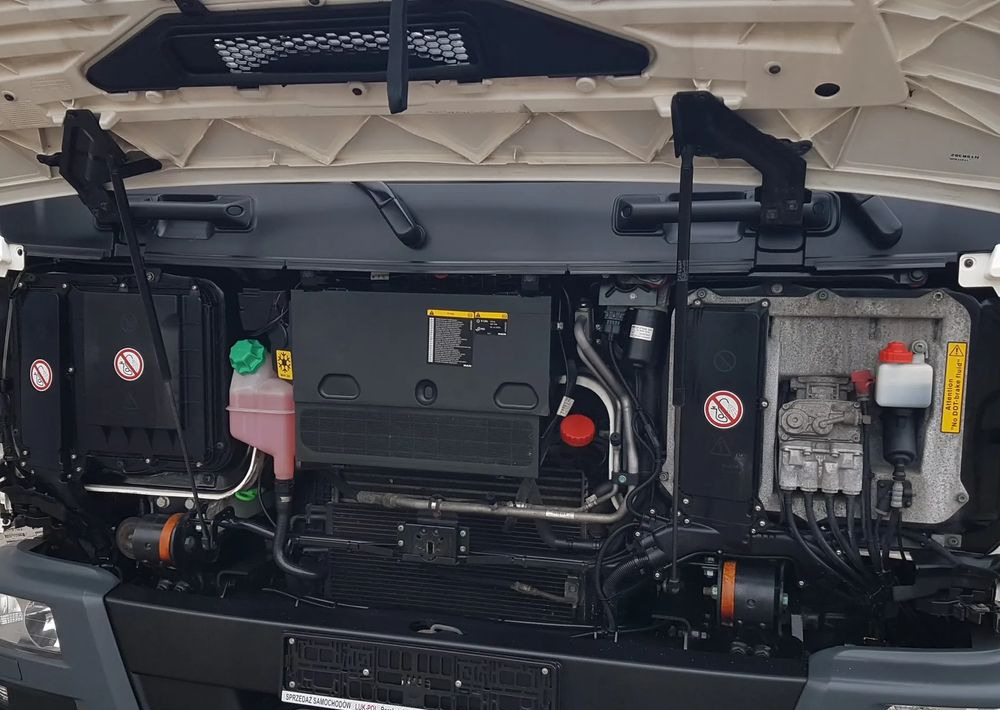 Koukkulava kuorma-auto MAN TGL 12.220 HAKOWIEC 4x2 KLIMA: kuva Koukkulava kuorma-auto MAN TGL 12.220 HAKOWIEC 4x2 KLIMA