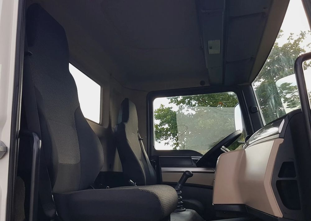 Koukkulava kuorma-auto MAN TGL 12.220 HAKOWIEC 4x2 KLIMA: kuva Koukkulava kuorma-auto MAN TGL 12.220 HAKOWIEC 4x2 KLIMA
