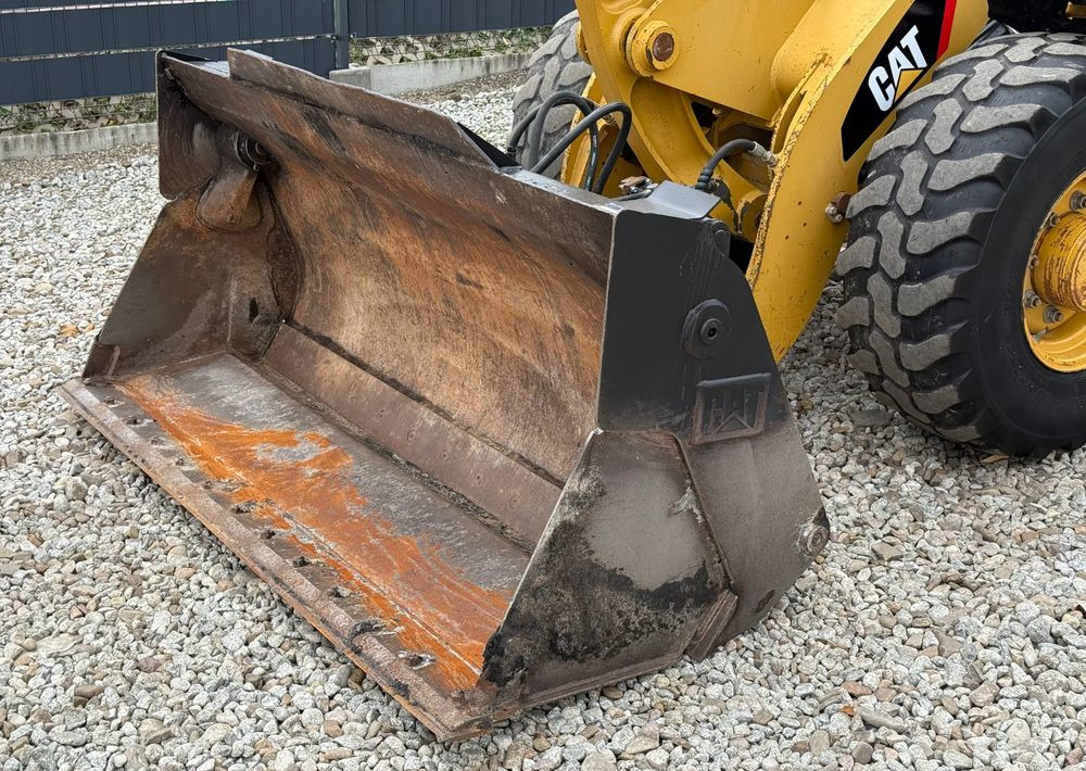 Caterpillar * CAT 907 H * Ładowarka * Sprowadzona * Bardzo Dobry Stan - Pyöräkuormaaja: kuva Caterpillar * CAT 907 H * Ładowarka * Sprowadzona * Bardzo Dobry Stan - Pyöräkuormaaja Caterpillar * CAT 907 H * Ładowarka * Sprowadzona * Bardzo Dobry Stan - Pyöräkuormaaja: kuva Caterpillar * CAT 907 H * Ładowarka * Sprowadzona * Bardzo Dobry Stan - Pyöräkuormaaja