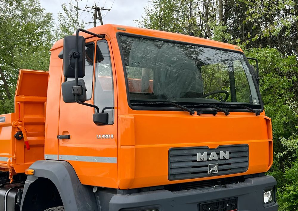 MAN * LE 280 B * MAN * 4x4 * Kiper Wywrotka x3 * Meiller * Sprowadzony * Stan Perfekcyjny * - Kippiauto kuorma-auto: kuva MAN * LE 280 B * MAN * 4x4 * Kiper Wywrotka x3 * Meiller * Sprowadzony * Stan Perfekcyjny * - Kippiauto kuorma-auto MAN * LE 280 B * MAN * 4x4 * Kiper Wywrotka x3 * Meiller * Sprowadzony * Stan Perfekcyjny * - Kippiauto kuorma-auto: kuva MAN * LE 280 B * MAN * 4x4 * Kiper Wywrotka x3 * Meiller * Sprowadzony * Stan Perfekcyjny * - Kippiauto kuorma-auto