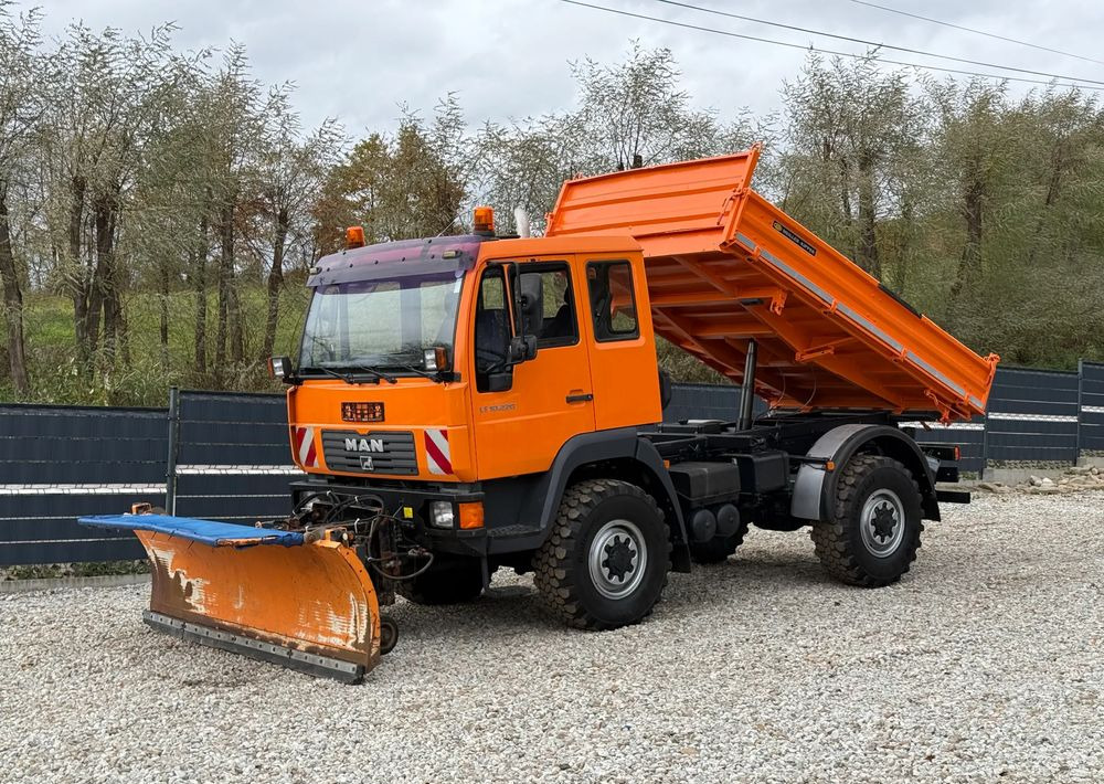 MAN * MAN 10-220 * Pług * Kiper Wywrotka Meiller * 4x4 * Zimowe Utrzymanie * Unimog * - Kippiauto kuorma-auto: kuva  MAN * MAN 10-220 * Pług * Kiper Wywrotka Meiller * 4x4 * Zimowe Utrzymanie * Unimog * - Kippiauto kuorma-auto MAN * MAN 10-220 * Pług * Kiper Wywrotka Meiller * 4x4 * Zimowe Utrzymanie * Unimog * - Kippiauto kuorma-auto: kuva  MAN * MAN 10-220 * Pług * Kiper Wywrotka Meiller * 4x4 * Zimowe Utrzymanie * Unimog * - Kippiauto kuorma-auto