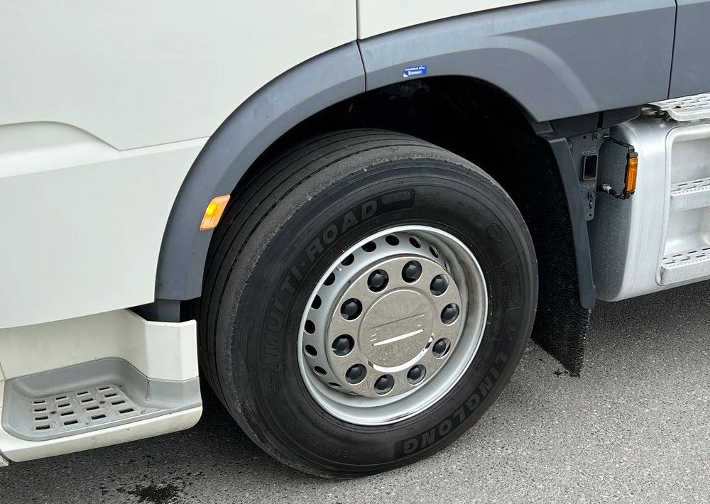 Vetopöytäauto DAF *DAF XF 106 410 Euro 6 RETARDER KLIMA SPROWADZONY SUPER STAN CIĄGNIK SIODŁOWY: kuva Vetopöytäauto DAF *DAF XF 106 410 Euro 6 RETARDER KLIMA SPROWADZONY SUPER STAN CIĄGNIK SIODŁOWY
