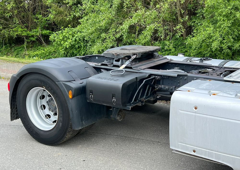 Vetopöytäauto DAF *DAF XF 106 410 Euro 6 RETARDER KLIMA SPROWADZONY SUPER STAN CIĄGNIK SIODŁOWY: kuva Vetopöytäauto DAF *DAF XF 106 410 Euro 6 RETARDER KLIMA SPROWADZONY SUPER STAN CIĄGNIK SIODŁOWY