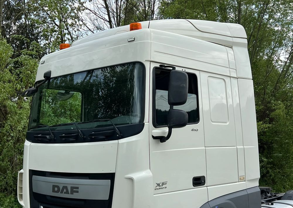 Vetopöytäauto DAF *DAF XF 106 410 Euro 6 RETARDER KLIMA SPROWADZONY SUPER STAN CIĄGNIK SIODŁOWY: kuva Vetopöytäauto DAF *DAF XF 106 410 Euro 6 RETARDER KLIMA SPROWADZONY SUPER STAN CIĄGNIK SIODŁOWY