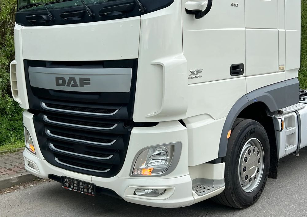 Vetopöytäauto DAF *DAF XF 106 410 Euro 6 RETARDER KLIMA SPROWADZONY SUPER STAN CIĄGNIK SIODŁOWY: kuva Vetopöytäauto DAF *DAF XF 106 410 Euro 6 RETARDER KLIMA SPROWADZONY SUPER STAN CIĄGNIK SIODŁOWY