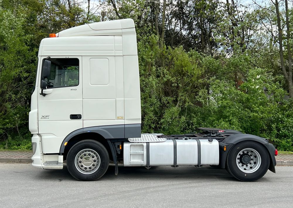 Vetopöytäauto DAF *DAF XF 106 410 Euro 6 RETARDER KLIMA SPROWADZONY SUPER STAN CIĄGNIK SIODŁOWY: kuva Vetopöytäauto DAF *DAF XF 106 410 Euro 6 RETARDER KLIMA SPROWADZONY SUPER STAN CIĄGNIK SIODŁOWY