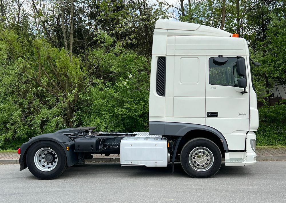 Vetopöytäauto DAF *DAF XF 106 410 Euro 6 RETARDER KLIMA SPROWADZONY SUPER STAN CIĄGNIK SIODŁOWY: kuva Vetopöytäauto DAF *DAF XF 106 410 Euro 6 RETARDER KLIMA SPROWADZONY SUPER STAN CIĄGNIK SIODŁOWY