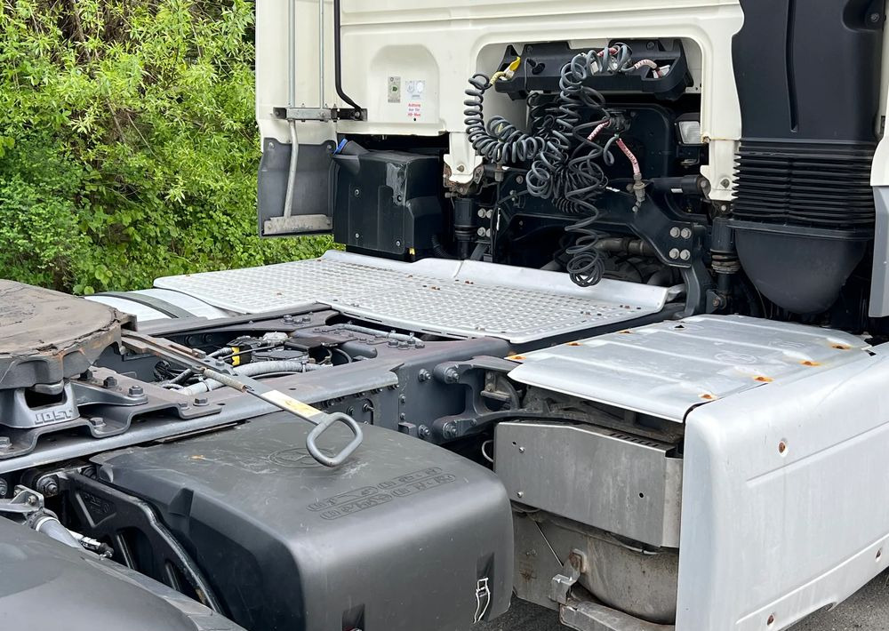 Vetopöytäauto DAF *DAF XF 106 410 Euro 6 RETARDER KLIMA SPROWADZONY SUPER STAN CIĄGNIK SIODŁOWY: kuva Vetopöytäauto DAF *DAF XF 106 410 Euro 6 RETARDER KLIMA SPROWADZONY SUPER STAN CIĄGNIK SIODŁOWY