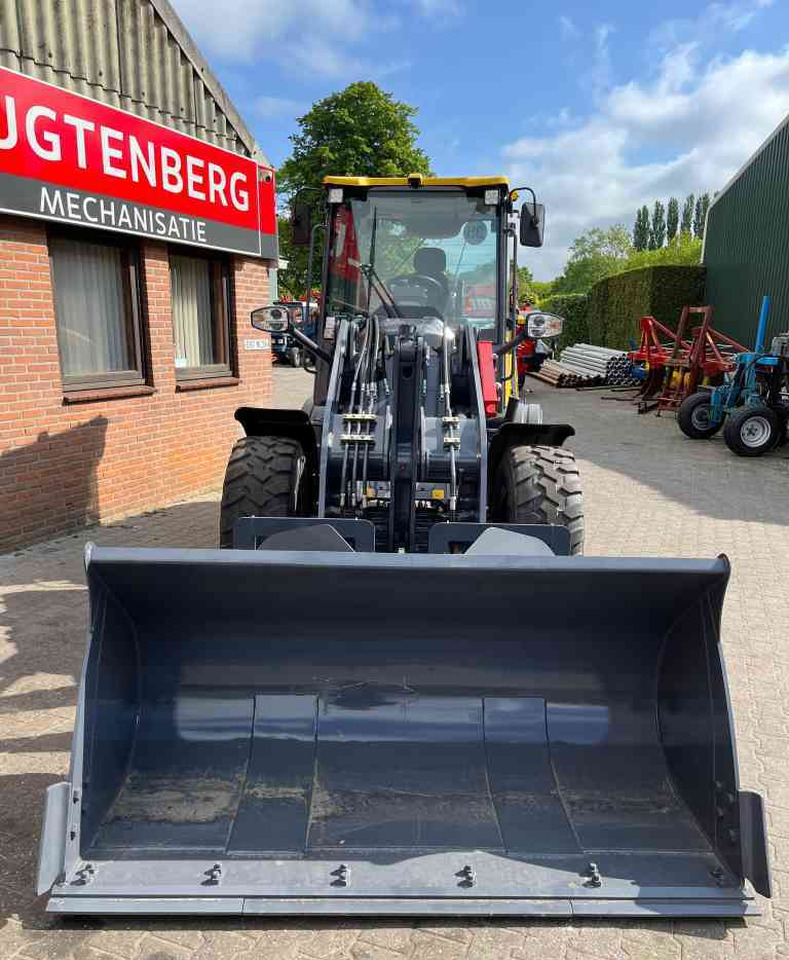 Eurotrac WL18 Shovel, wiellader, loader, diversen - Pyöräkuormaaja: kuva Eurotrac WL18 Shovel, wiellader, loader, diversen - Pyöräkuormaaja Eurotrac WL18 Shovel, wiellader, loader, diversen - Pyöräkuormaaja: kuva Eurotrac WL18 Shovel, wiellader, loader, diversen - Pyöräkuormaaja