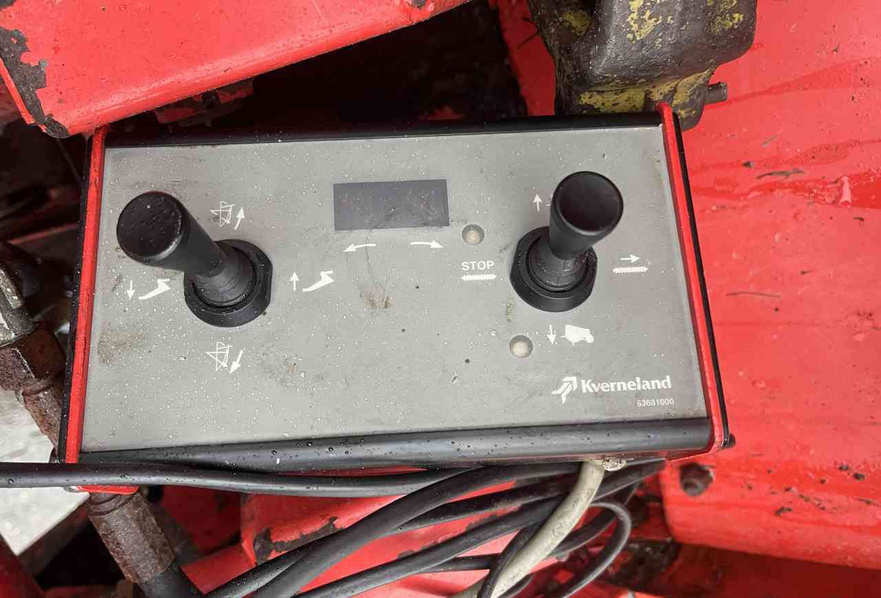 Silppurivaunu Kverneland Taarup TA 465 Ladewagen, opraapwagen, weidebouwmachines: kuva Silppurivaunu Kverneland Taarup TA 465 Ladewagen, opraapwagen, weidebouwmachines Silppurivaunu Kverneland Taarup TA 465 Ladewagen, opraapwagen, weidebouwmachines: kuva Silppurivaunu Kverneland Taarup TA 465 Ladewagen, opraapwagen, weidebouwmachines