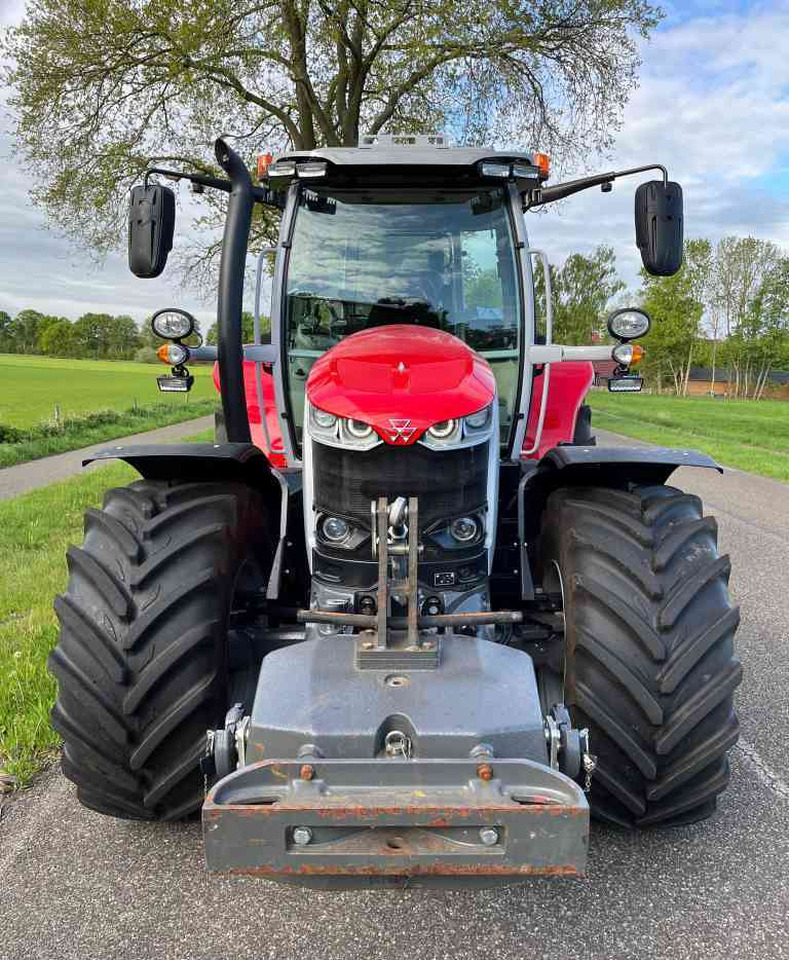 Massey Ferguson 6S.165 Dyna-6 Efficient - Traktori: kuva Massey Ferguson 6S.165 Dyna-6 Efficient - Traktori Massey Ferguson 6S.165 Dyna-6 Efficient - Traktori: kuva Massey Ferguson 6S.165 Dyna-6 Efficient - Traktori