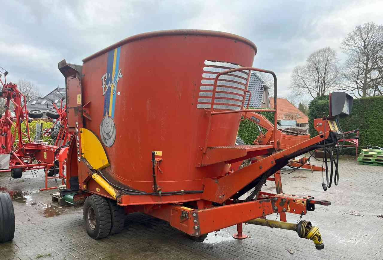 Peecon BIGA 10 voermengwagen, laadklep, voermachines - Seosrehuvaunu: kuva Peecon BIGA 10 voermengwagen, laadklep, voermachines - Seosrehuvaunu Peecon BIGA 10 voermengwagen, laadklep, voermachines - Seosrehuvaunu: kuva Peecon BIGA 10 voermengwagen, laadklep, voermachines - Seosrehuvaunu