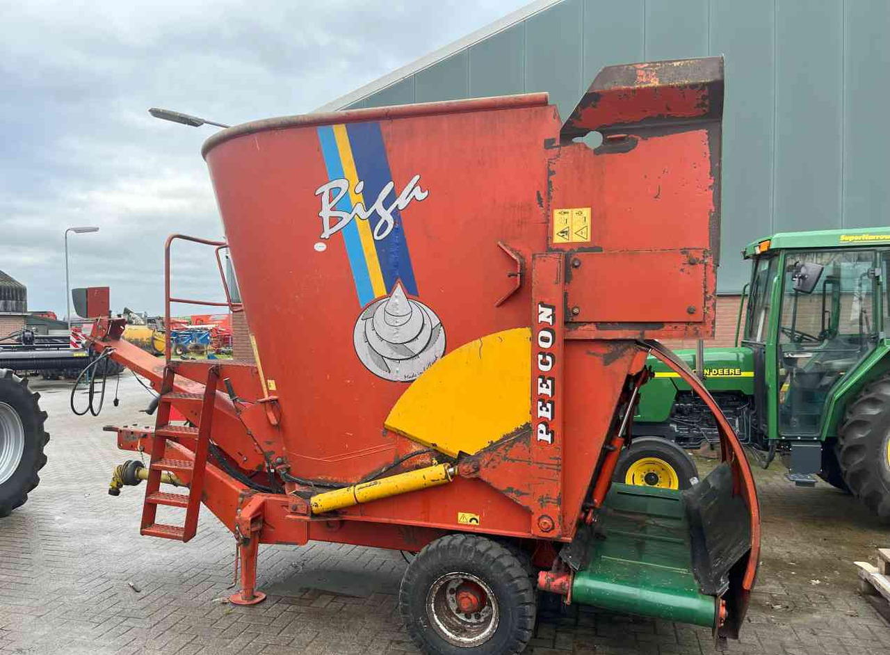 Peecon BIGA 10 voermengwagen, laadklep, voermachines - Seosrehuvaunu: kuva Peecon BIGA 10 voermengwagen, laadklep, voermachines - Seosrehuvaunu Peecon BIGA 10 voermengwagen, laadklep, voermachines - Seosrehuvaunu: kuva Peecon BIGA 10 voermengwagen, laadklep, voermachines - Seosrehuvaunu