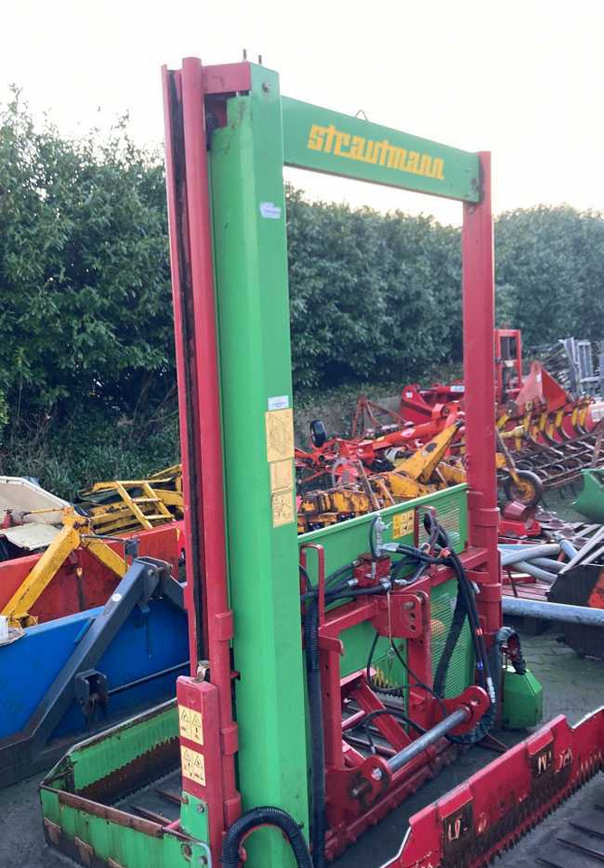 Strautmann HQ 3800 kuilsnijder voermachines - Säilörehu - laitteet: kuva Strautmann HQ 3800 kuilsnijder voermachines - Säilörehu - laitteet Strautmann HQ 3800 kuilsnijder voermachines - Säilörehu - laitteet: kuva Strautmann HQ 3800 kuilsnijder voermachines - Säilörehu - laitteet