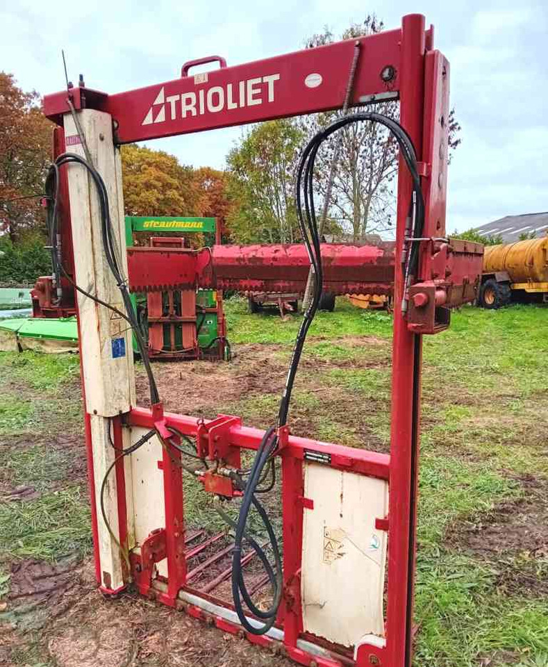 Trioliet TU170 kuilvoersnijder voermachines - Säilörehu - laitteet: kuva Trioliet TU170 kuilvoersnijder voermachines - Säilörehu - laitteet Trioliet TU170 kuilvoersnijder voermachines - Säilörehu - laitteet: kuva Trioliet TU170 kuilvoersnijder voermachines - Säilörehu - laitteet