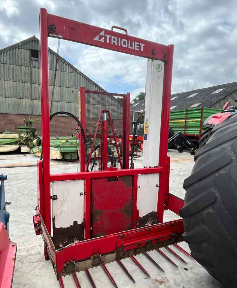 Trioliet TU195 Kuilvoersnijder kuilsnijder voermachines - Säilörehu - laitteet: kuva Trioliet TU195 Kuilvoersnijder kuilsnijder voermachines - Säilörehu - laitteet Trioliet TU195 Kuilvoersnijder kuilsnijder voermachines - Säilörehu - laitteet: kuva Trioliet TU195 Kuilvoersnijder kuilsnijder voermachines - Säilörehu - laitteet