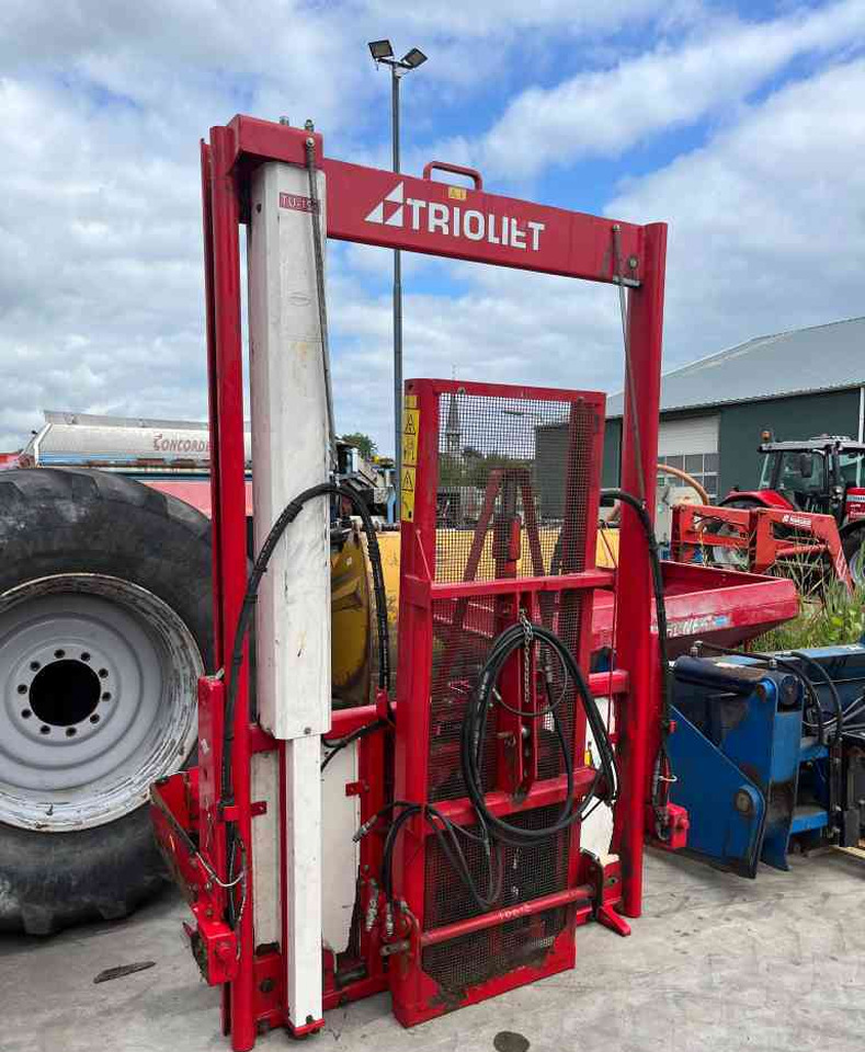 Trioliet TU195 Kuilvoersnijder kuilsnijder voermachines - Säilörehu - laitteet: kuva Trioliet TU195 Kuilvoersnijder kuilsnijder voermachines - Säilörehu - laitteet Trioliet TU195 Kuilvoersnijder kuilsnijder voermachines - Säilörehu - laitteet: kuva Trioliet TU195 Kuilvoersnijder kuilsnijder voermachines - Säilörehu - laitteet