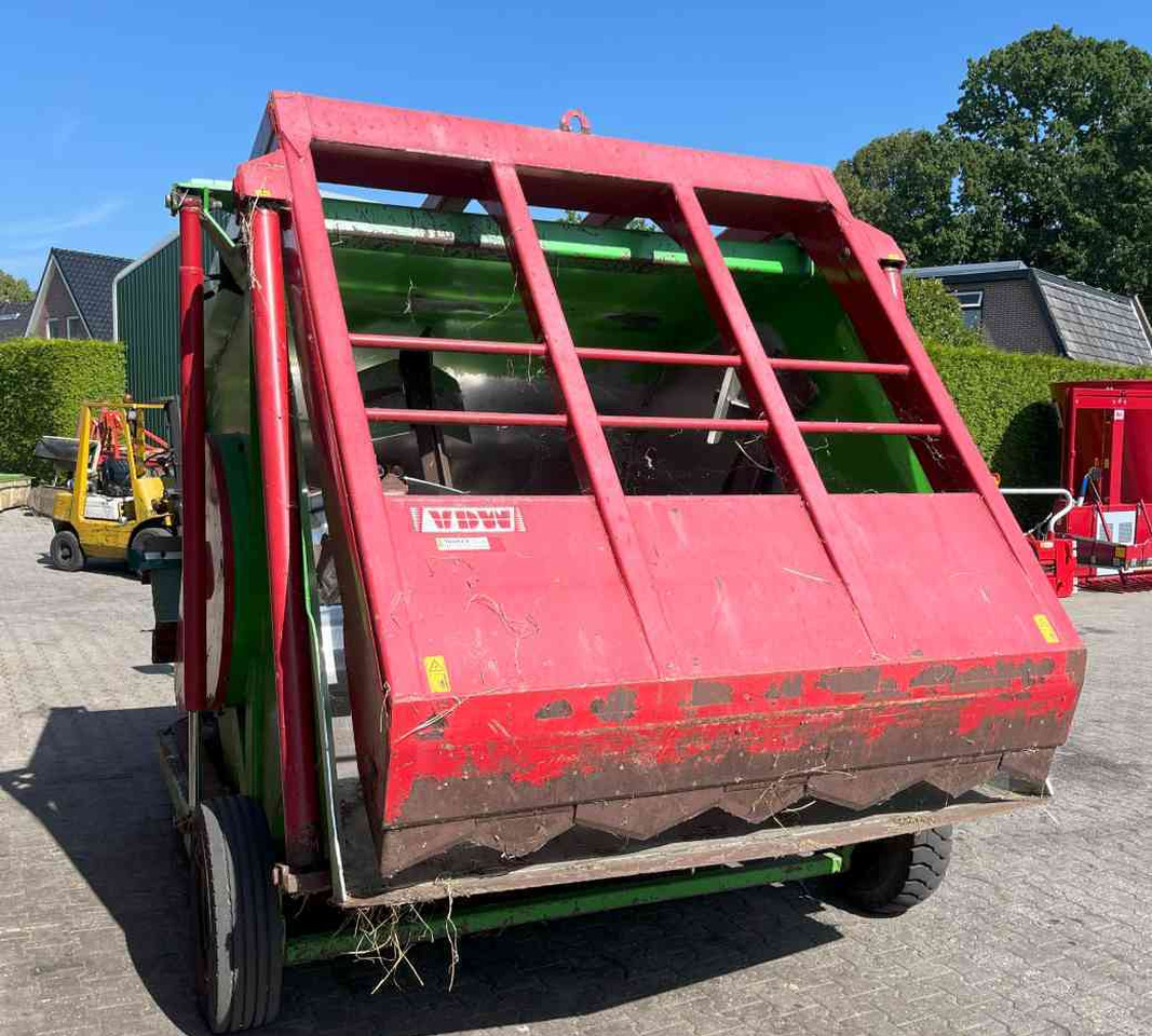 VDW UMD 5 Voermengwagen, peddelmenger, voerwagen, voermachines - Seosrehuvaunu: kuva VDW UMD 5 Voermengwagen, peddelmenger, voerwagen, voermachines - Seosrehuvaunu VDW UMD 5 Voermengwagen, peddelmenger, voerwagen, voermachines - Seosrehuvaunu: kuva VDW UMD 5 Voermengwagen, peddelmenger, voerwagen, voermachines - Seosrehuvaunu