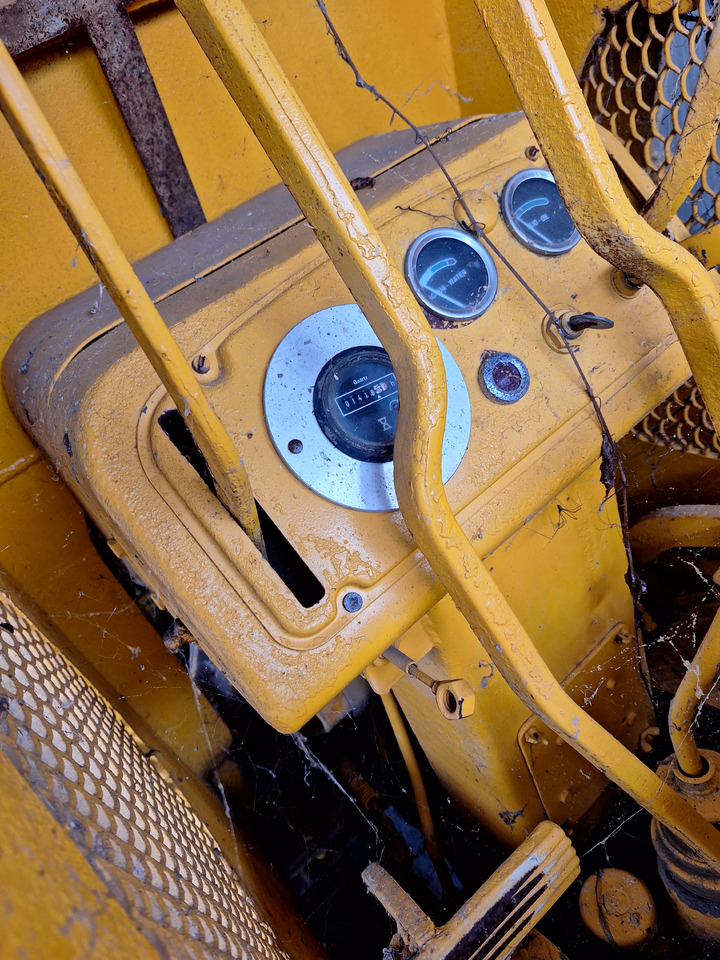 Massey Ferguson MF200 - Telakuormaaja: kuva  Massey Ferguson MF200 - Telakuormaaja Massey Ferguson MF200 - Telakuormaaja: kuva  Massey Ferguson MF200 - Telakuormaaja