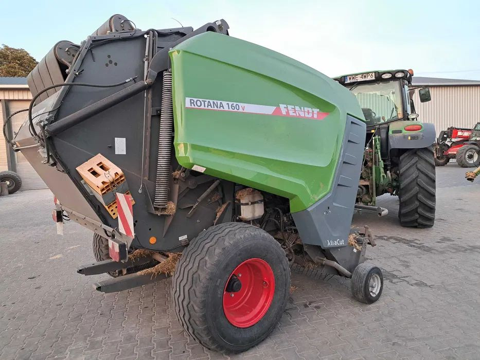 Fendt ROTANA 160V XtraCut - Pyöröpaalain: kuva Fendt ROTANA 160V XtraCut - Pyöröpaalain Fendt ROTANA 160V XtraCut - Pyöröpaalain: kuva Fendt ROTANA 160V XtraCut - Pyöröpaalain