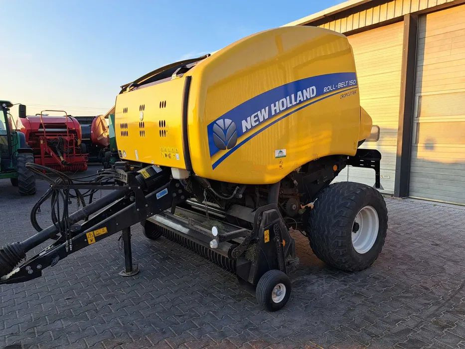 New Holland ROLL-BELT 150 cropcutter - Pyöröpaalain: kuva New Holland ROLL-BELT 150 cropcutter - Pyöröpaalain New Holland ROLL-BELT 150 cropcutter - Pyöröpaalain: kuva New Holland ROLL-BELT 150 cropcutter - Pyöröpaalain