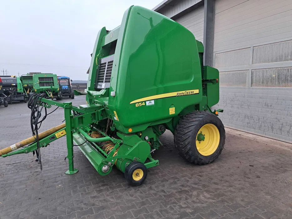 Prasa rolująca John Deere 854 - Pyöröpaalain: kuva Prasa rolująca John Deere 854 - Pyöröpaalain Prasa rolująca John Deere 854 - Pyöröpaalain: kuva Prasa rolująca John Deere 854 - Pyöröpaalain