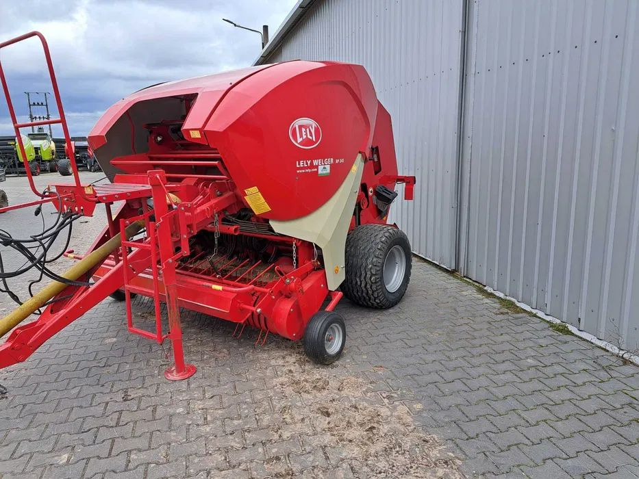 Welger LELY RP 245 - Pyöröpaalain: kuva Welger LELY RP 245 - Pyöröpaalain Welger LELY RP 245 - Pyöröpaalain: kuva Welger LELY RP 245 - Pyöröpaalain