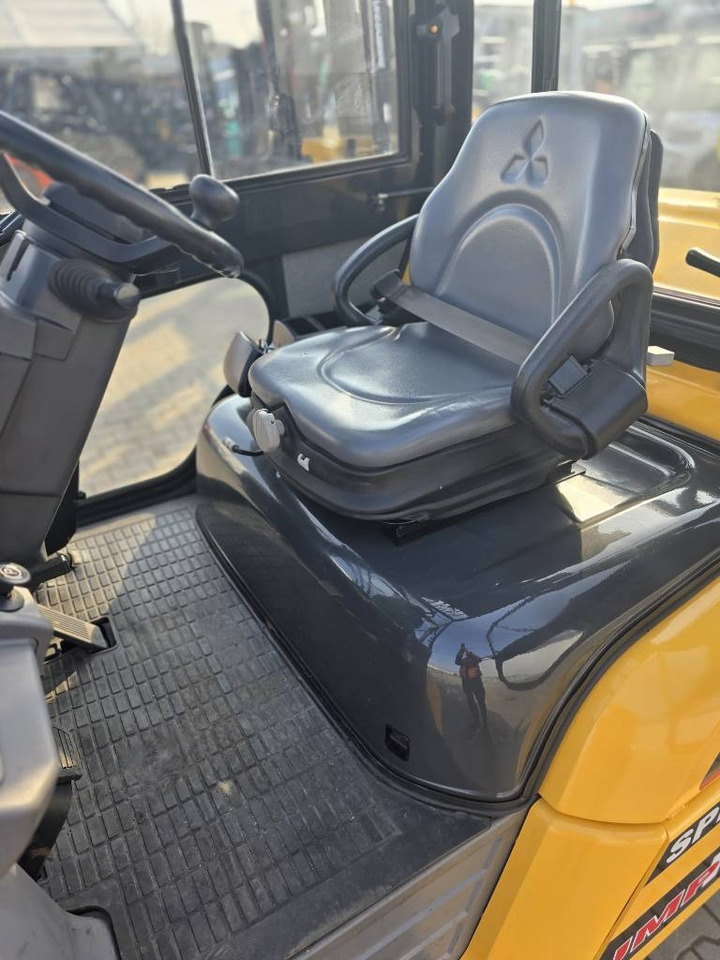 Kaasutrukki Mitsubishi FG 55 NT: kuva Kaasutrukki Mitsubishi FG 55 NT