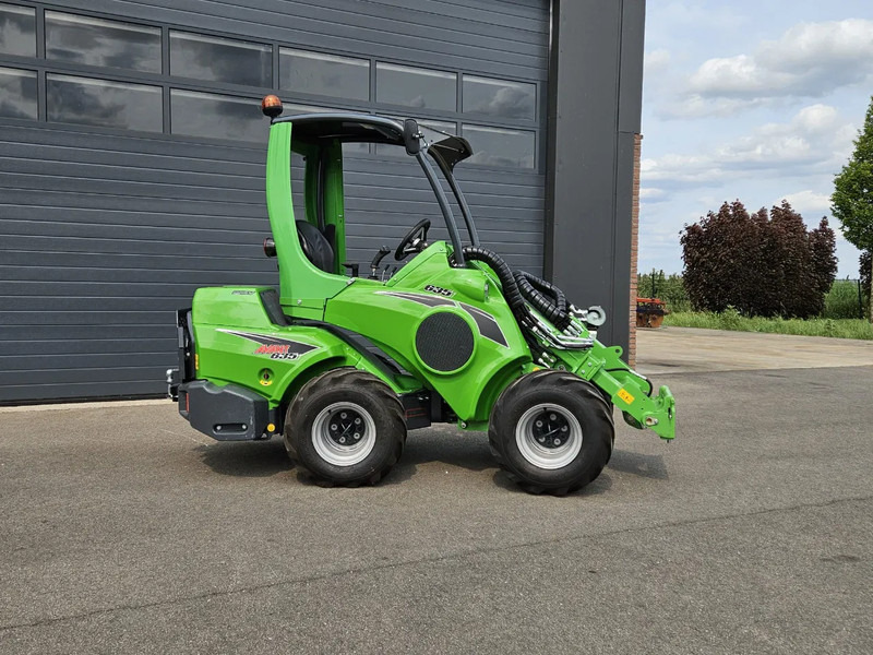 Avant 635i Rental mini-shovel - Liukuohjattu telakuormaaja: kuva Avant 635i Rental mini-shovel - Liukuohjattu telakuormaaja Avant 635i Rental mini-shovel - Liukuohjattu telakuormaaja: kuva Avant 635i Rental mini-shovel - Liukuohjattu telakuormaaja
