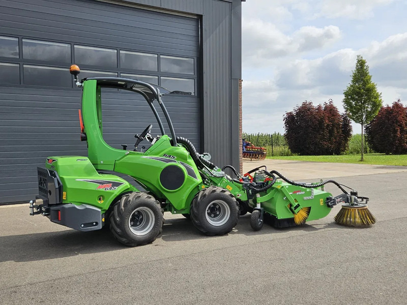 Avant 645i Rental mini-shovel - Liukuohjattu telakuormaaja: kuva Avant 645i Rental mini-shovel - Liukuohjattu telakuormaaja Avant 645i Rental mini-shovel - Liukuohjattu telakuormaaja: kuva Avant 645i Rental mini-shovel - Liukuohjattu telakuormaaja