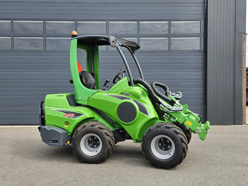 Avant 650i Rental mini-shovel - Liukuohjattu telakuormaaja: kuva Avant 650i Rental mini-shovel - Liukuohjattu telakuormaaja Avant 650i Rental mini-shovel - Liukuohjattu telakuormaaja: kuva Avant 650i Rental mini-shovel - Liukuohjattu telakuormaaja