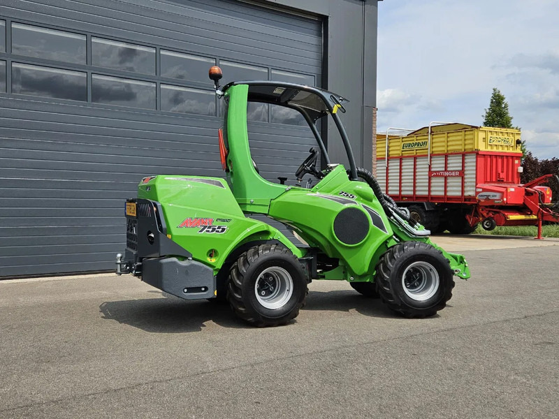 Avant 755i Rental mini-shovel - Liukuohjattu telakuormaaja: kuva Avant 755i Rental mini-shovel - Liukuohjattu telakuormaaja Avant 755i Rental mini-shovel - Liukuohjattu telakuormaaja: kuva Avant 755i Rental mini-shovel - Liukuohjattu telakuormaaja