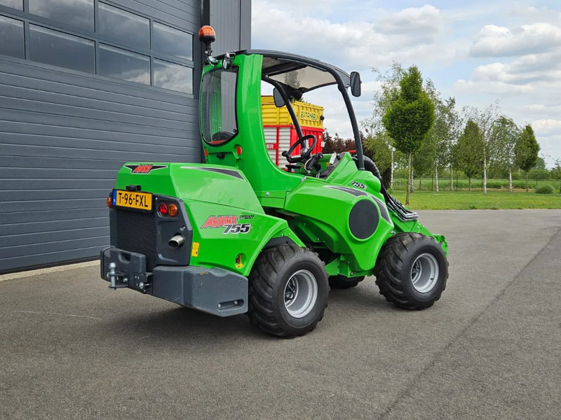 Avant 755i TDL+ mini-shovel - Liukuohjattu telakuormaaja: kuva Avant 755i TDL+ mini-shovel - Liukuohjattu telakuormaaja Avant 755i TDL+ mini-shovel - Liukuohjattu telakuormaaja: kuva Avant 755i TDL+ mini-shovel - Liukuohjattu telakuormaaja