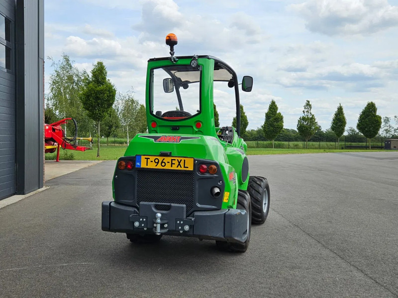 Avant 755i TDL+ mini-shovel - Liukuohjattu telakuormaaja: kuva Avant 755i TDL+ mini-shovel - Liukuohjattu telakuormaaja Avant 755i TDL+ mini-shovel - Liukuohjattu telakuormaaja: kuva Avant 755i TDL+ mini-shovel - Liukuohjattu telakuormaaja