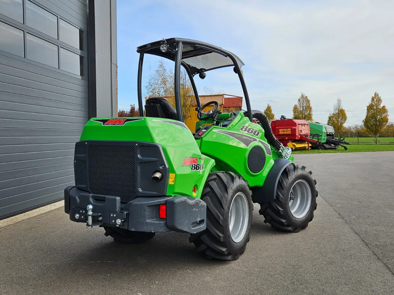 Avant 860i TDL mini-shovel - Liukuohjattu telakuormaaja: kuva Avant 860i TDL mini-shovel - Liukuohjattu telakuormaaja Avant 860i TDL mini-shovel - Liukuohjattu telakuormaaja: kuva Avant 860i TDL mini-shovel - Liukuohjattu telakuormaaja