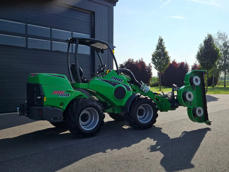 Avant 860i TDL mini-shovel - Liukuohjattu telakuormaaja: kuva Avant 860i TDL mini-shovel - Liukuohjattu telakuormaaja Avant 860i TDL mini-shovel - Liukuohjattu telakuormaaja: kuva Avant 860i TDL mini-shovel - Liukuohjattu telakuormaaja
