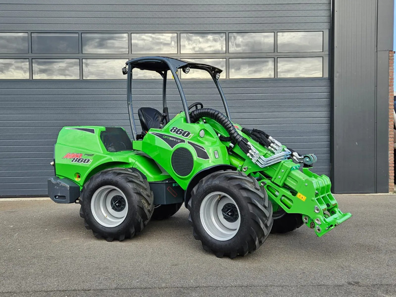 Avant 860i TDL mini-shovel - Liukuohjattu telakuormaaja: kuva Avant 860i TDL mini-shovel - Liukuohjattu telakuormaaja Avant 860i TDL mini-shovel - Liukuohjattu telakuormaaja: kuva Avant 860i TDL mini-shovel - Liukuohjattu telakuormaaja