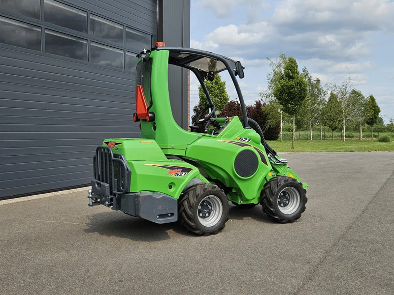 Avant E527 TDL+ mini-shovel - Liukuohjattu telakuormaaja: kuva Avant E527 TDL+ mini-shovel - Liukuohjattu telakuormaaja Avant E527 TDL+ mini-shovel - Liukuohjattu telakuormaaja: kuva Avant E527 TDL+ mini-shovel - Liukuohjattu telakuormaaja