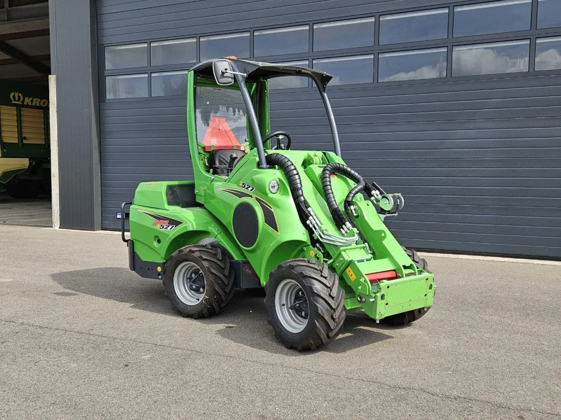 Avant E527 mini-shovel - Liukuohjattu telakuormaaja: kuva Avant E527 mini-shovel - Liukuohjattu telakuormaaja Avant E527 mini-shovel - Liukuohjattu telakuormaaja: kuva Avant E527 mini-shovel - Liukuohjattu telakuormaaja