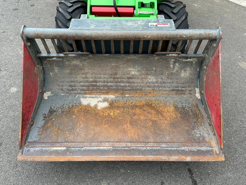 Avant Puinbak met inlegvel - Lisälaitteet - Maatalouskoneet: kuva Avant Puinbak met inlegvel - Lisälaitteet - Maatalouskoneet Avant Puinbak met inlegvel - Lisälaitteet - Maatalouskoneet: kuva Avant Puinbak met inlegvel - Lisälaitteet - Maatalouskoneet