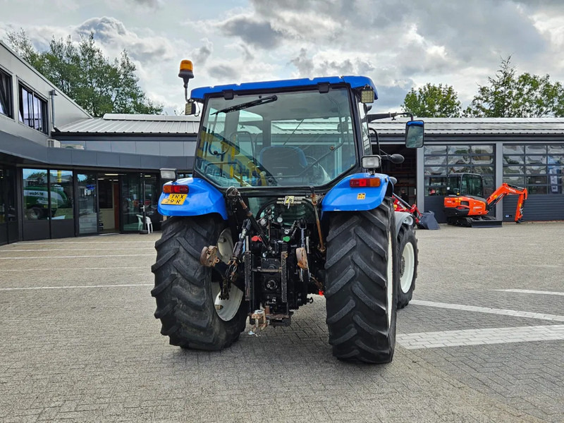 New Holland T5050 Hi-Lo Powershuttle - Traktori: kuva New Holland T5050 Hi-Lo Powershuttle - Traktori New Holland T5050 Hi-Lo Powershuttle - Traktori: kuva New Holland T5050 Hi-Lo Powershuttle - Traktori
