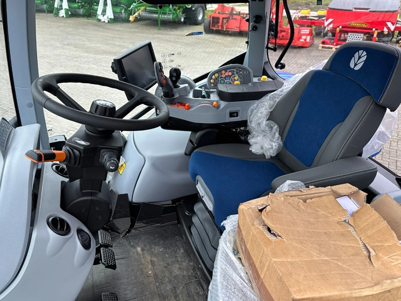 Leasing New Holland T7.245 Autocommand New Holland T7.245 Autocommand: kuva Leasing New Holland T7.245 Autocommand New Holland T7.245 Autocommand