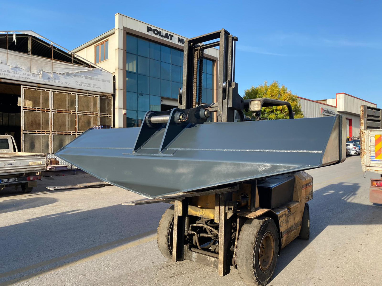 Komatsu PC200 - Kaivinkoneen kauha - Rakennuskoneet: kuva Komatsu PC200 - Kaivinkoneen kauha - Rakennuskoneet Komatsu PC200 - Kaivinkoneen kauha - Rakennuskoneet: kuva Komatsu PC200 - Kaivinkoneen kauha - Rakennuskoneet