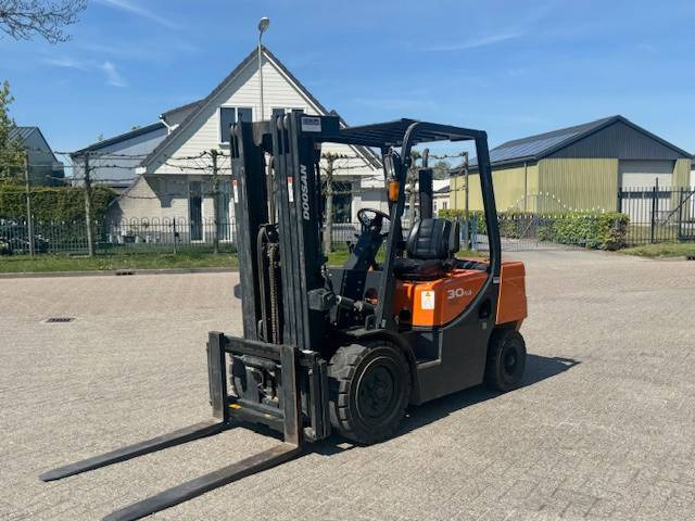 Doosan D30 Plus - Dieseltrukki: kuva Doosan D30 Plus - Dieseltrukki Doosan D30 Plus - Dieseltrukki: kuva Doosan D30 Plus - Dieseltrukki